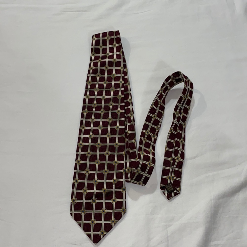 Valentino Cravatte silk tie.